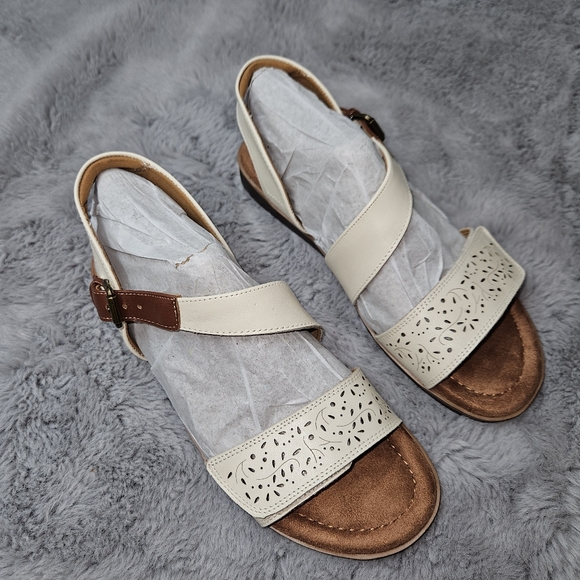 NEW! Cobb Hill Women's Size 7 White Tan Leather Sandals Zion Flats NIB - Picture 4 of 11